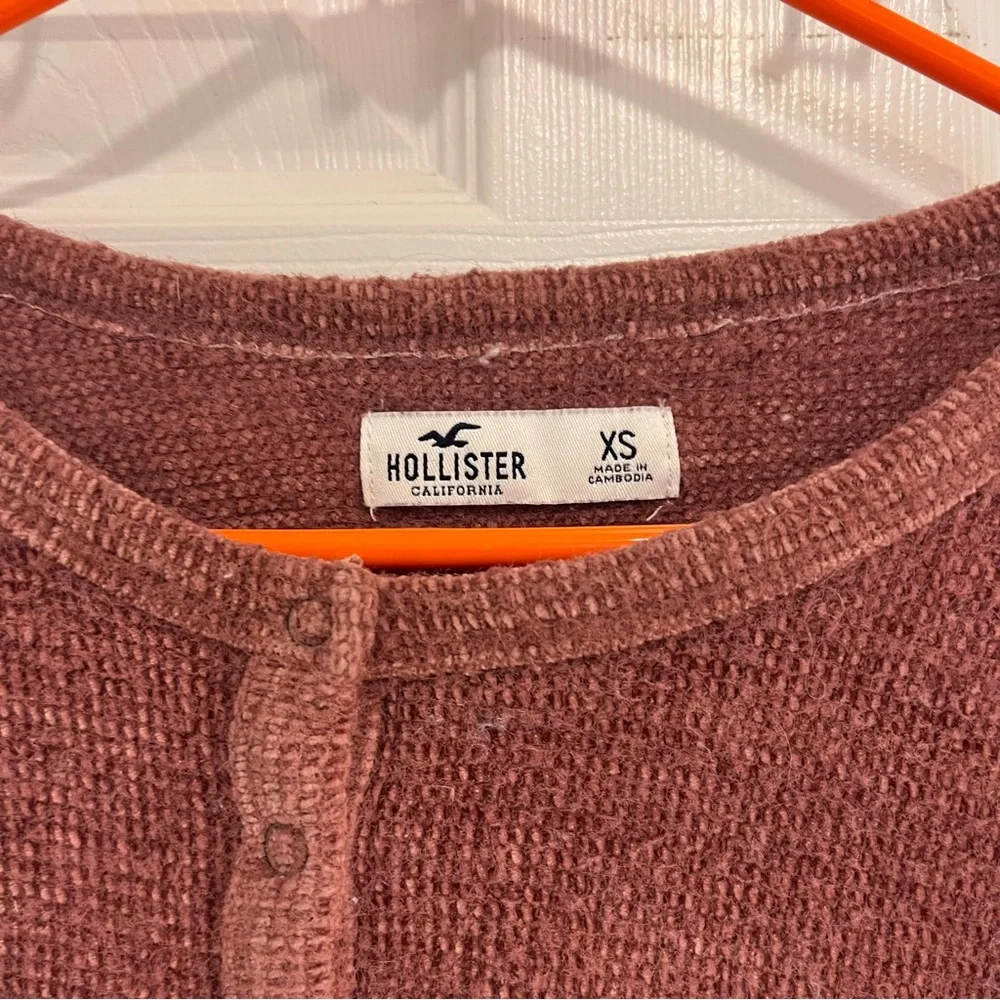 Hollister burgundy cropped